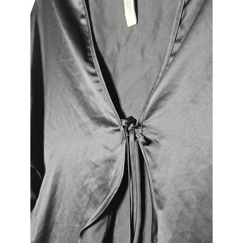 Victoria's Secret Black Love VS Tie Front Satin Robe One Size NWT Silky Lingerie - Picture 2 of 9